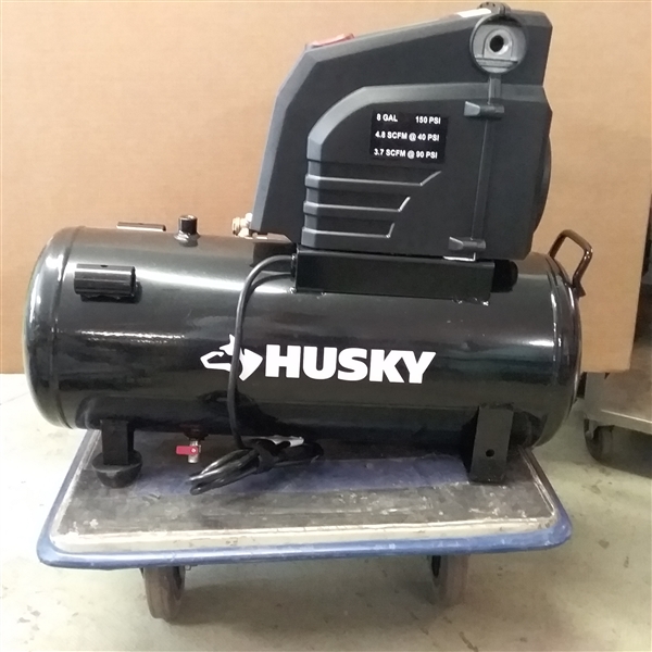 Husky 8G 150 PSI Hotdog Air Compressor