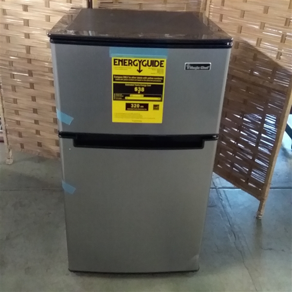 MAGIC CHEF 3.1 CU. FT. MINI FRIDGE