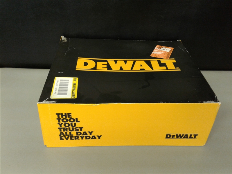 DEWALT Men's Halogen 6'' Work Boots - Steel Toe - Wheat Size 12(M)