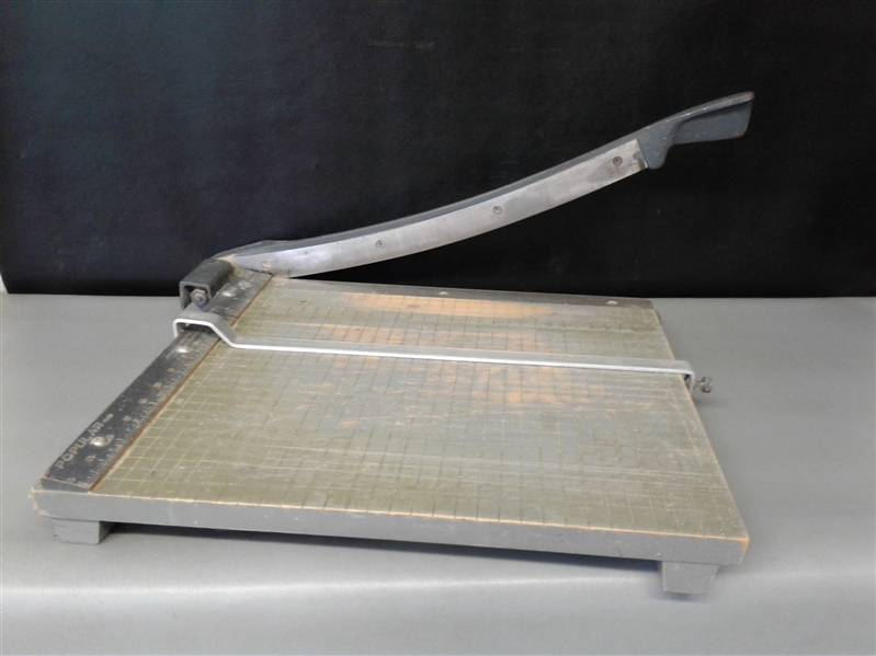 15 GUILLOTINE PAPER CUTTER