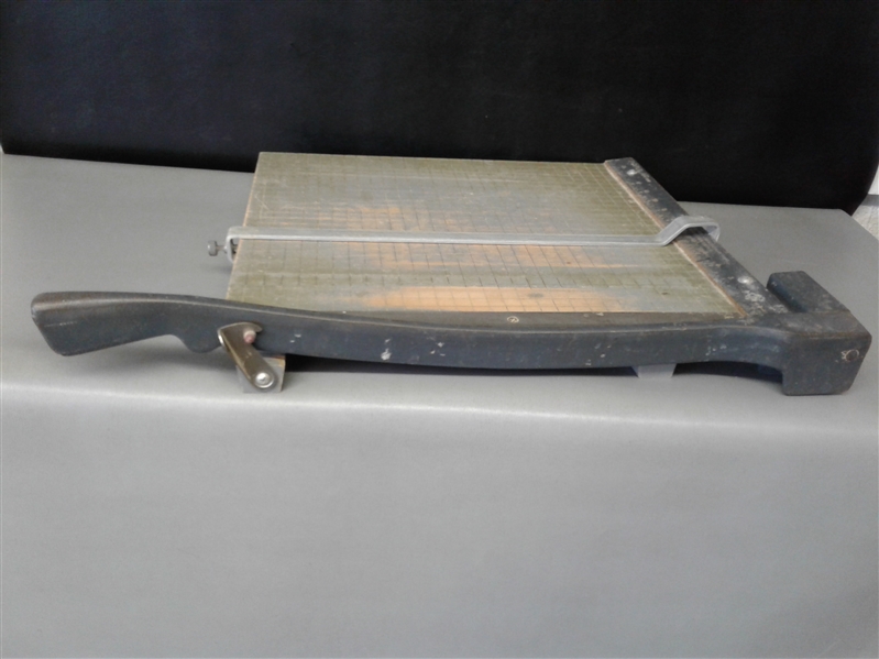 15 GUILLOTINE PAPER CUTTER