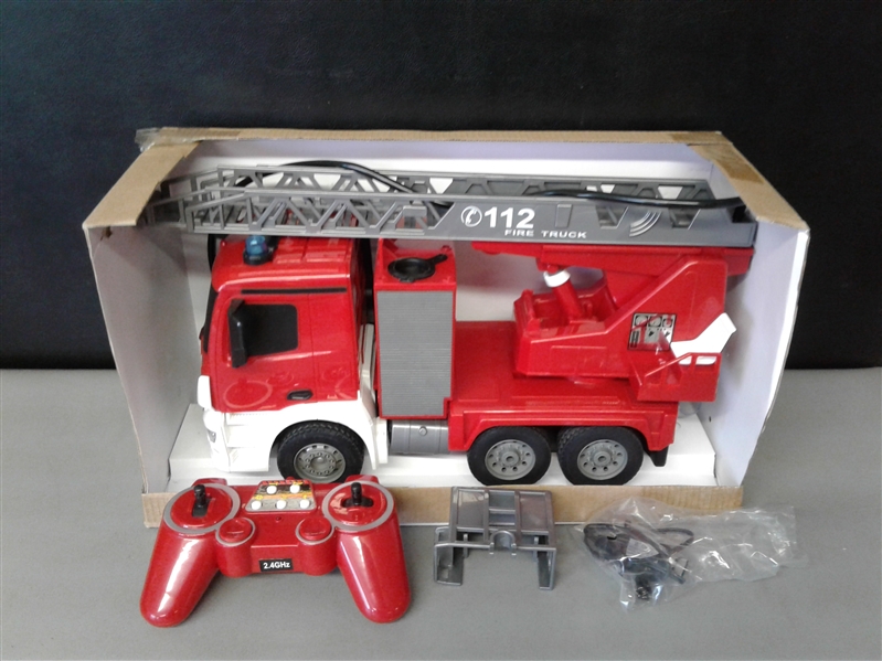 Double E Heavy Industry RC Fire Truck with Pumper