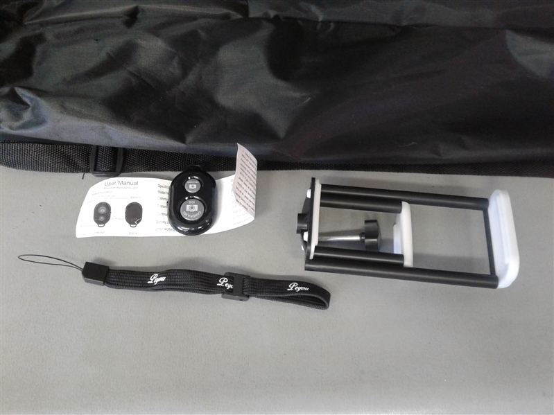  Lightweight Tripod 