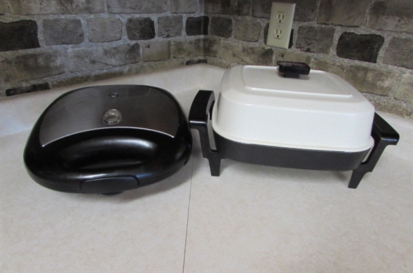 WAFFLE IRON & ELECTRIC SKILLET