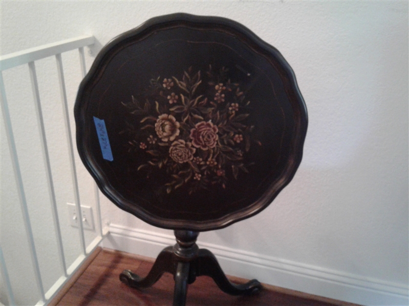 Queen Anne Tilt Top Table 