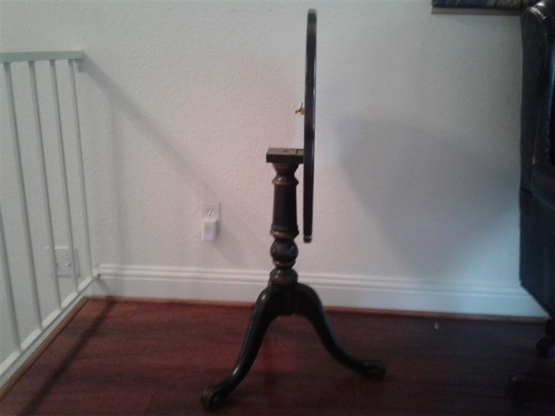 Queen Anne Tilt Top Table 