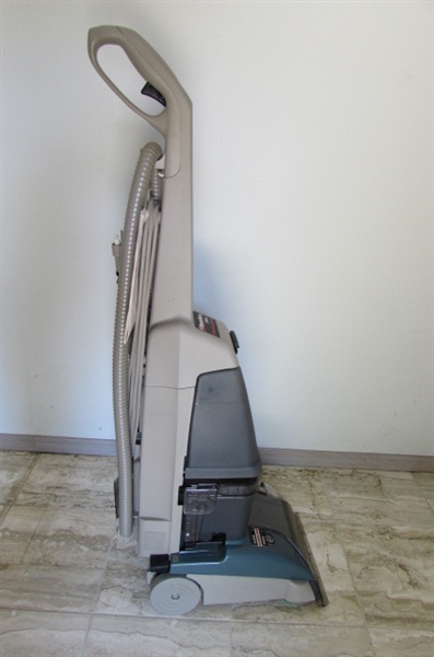 HOOVER STEAMVAC DELUXE