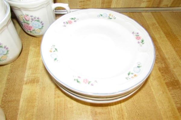 GIBSON CHINA DINNERWARE -32 Pieces