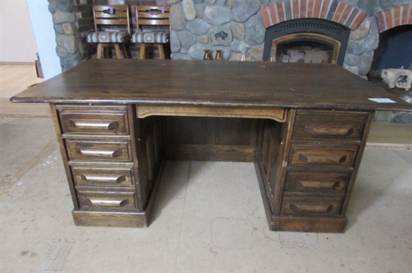 LARGE SOLID WOOD EXECUTIVE DESK