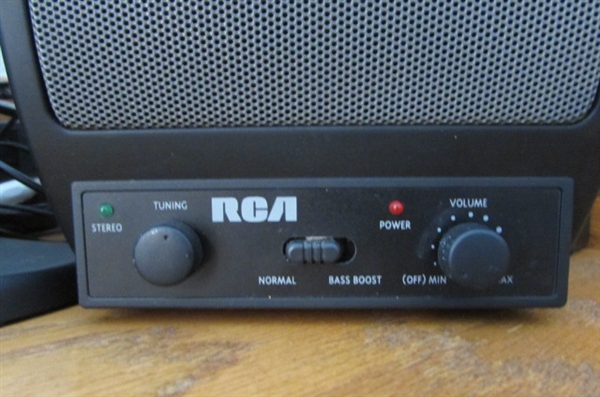 3 RCA WIRELESS SPEAKERS & 2 TRANSMITTERS