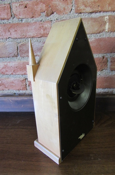 VINTAGE 1960'S MINI SETH THOMAS 8-DAY STEEPLE CLOCK (82)