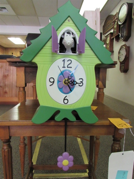 MOO COO CLOCK - DISPLAY (23)