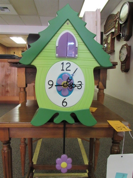MOO COO CLOCK - DISPLAY (23)