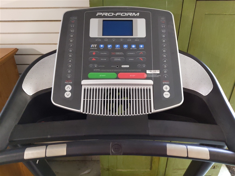 Lot Detail ProForm Performance 800i Treadmill