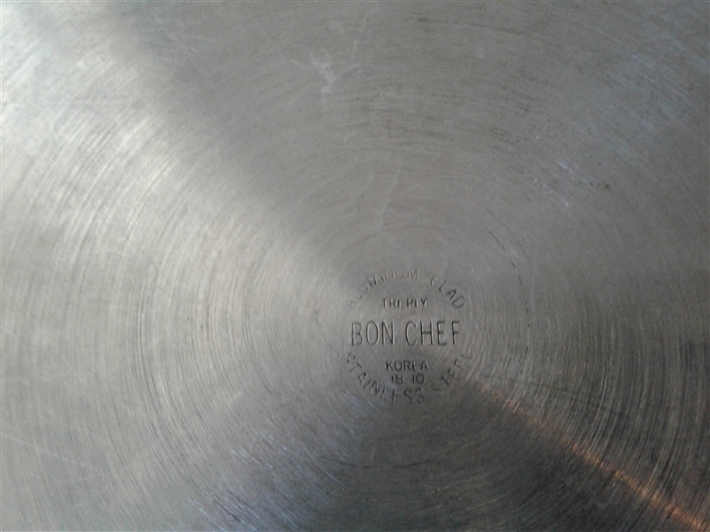 Kitchen Tin Lot- Bundt Pan, Muffin Tin, Pot, Pans, etc