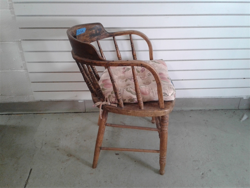 Vintage Oak Saloon Chair W/Cushion