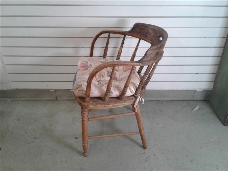 Vintage Oak Saloon Chair W/Cushion