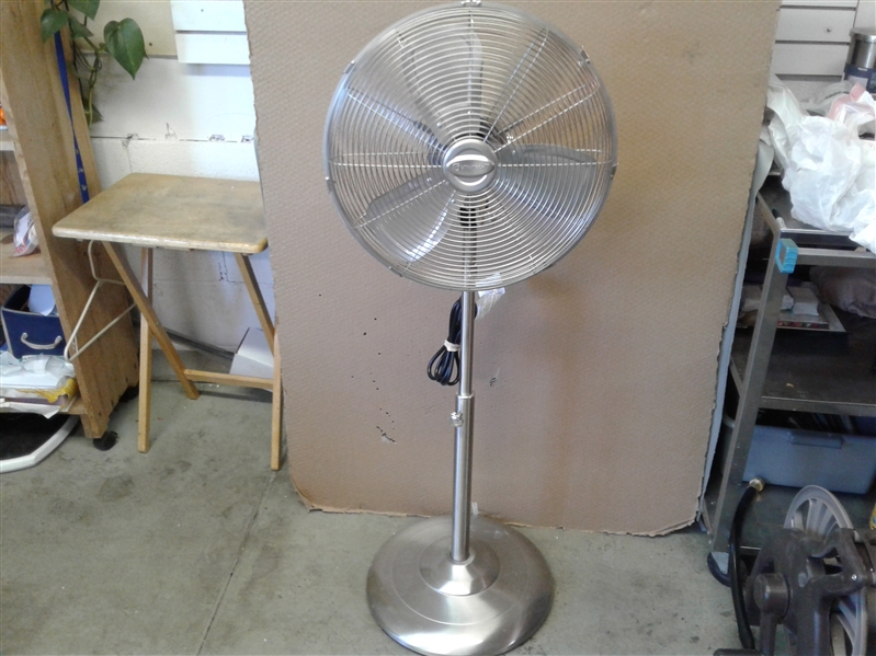Utilitech Chrome Pedestal Fan