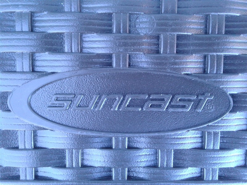 Suncast 60-Gallon Medium Deck Box