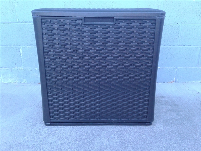 Suncast 60-Gallon Medium Deck Box