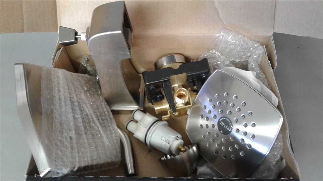 Delta Flynn Tub & Shower Kit with Valve