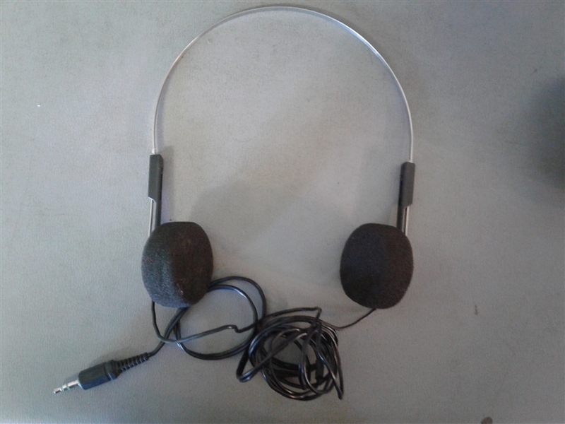 Optimus Portable Compact Disc Player