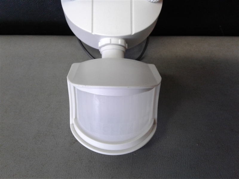 Utilitech Motion Activated Hard Wired Security Light 