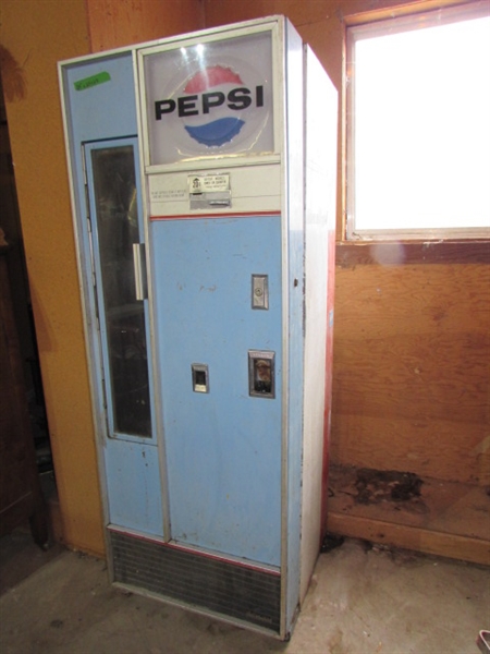 VINTAGE PEPSI COLA VENDING MACHINE
