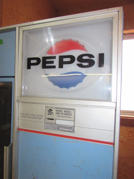 VINTAGE PEPSI COLA VENDING MACHINE