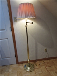 GOLD TONE FLOOR LAMP WITH SWING OUT ARM