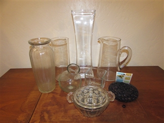 ASSORTED CLEAR GLASS VASES & FLOWER FROGS