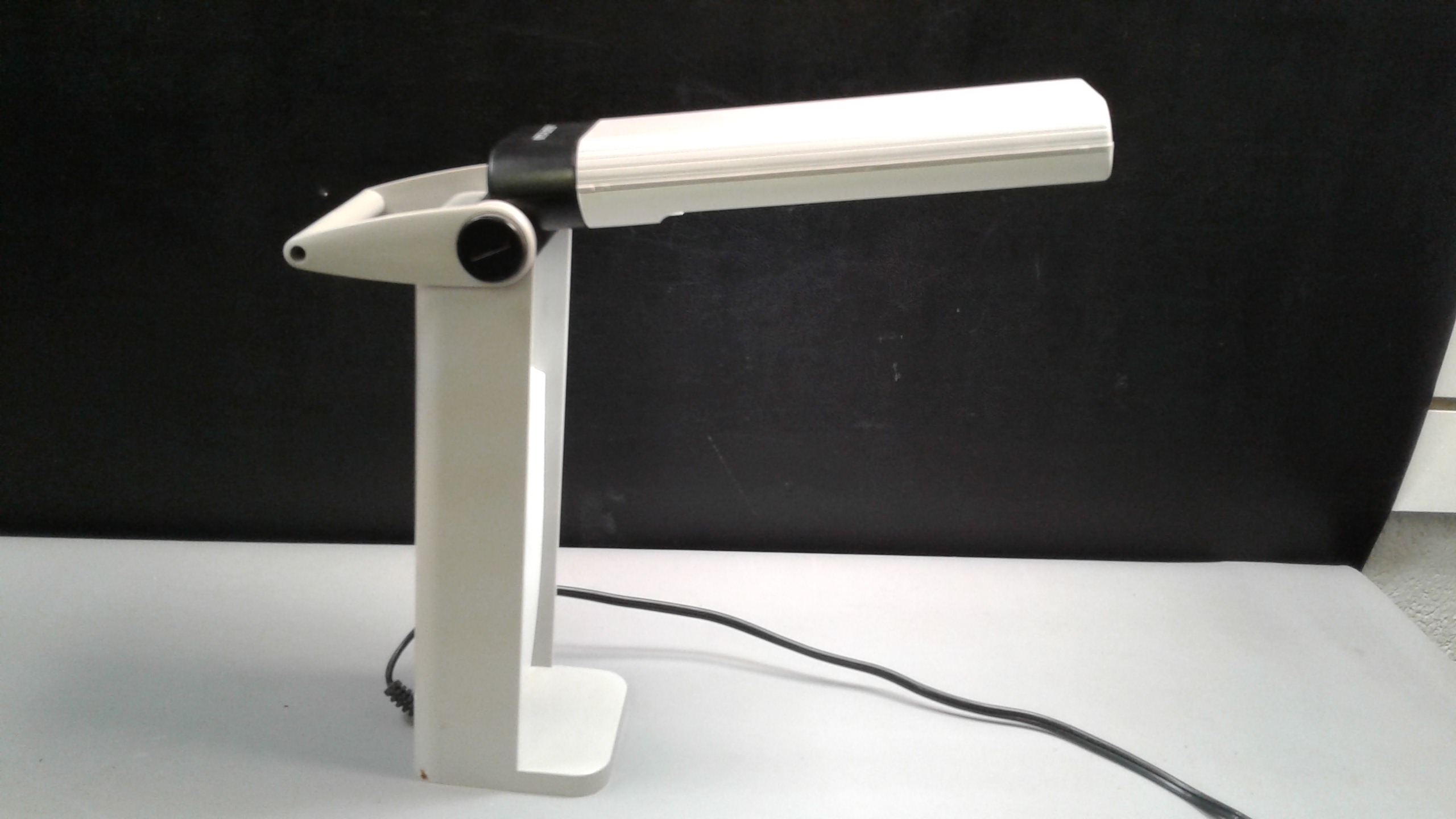Lot detail ott lite folding task lamp
