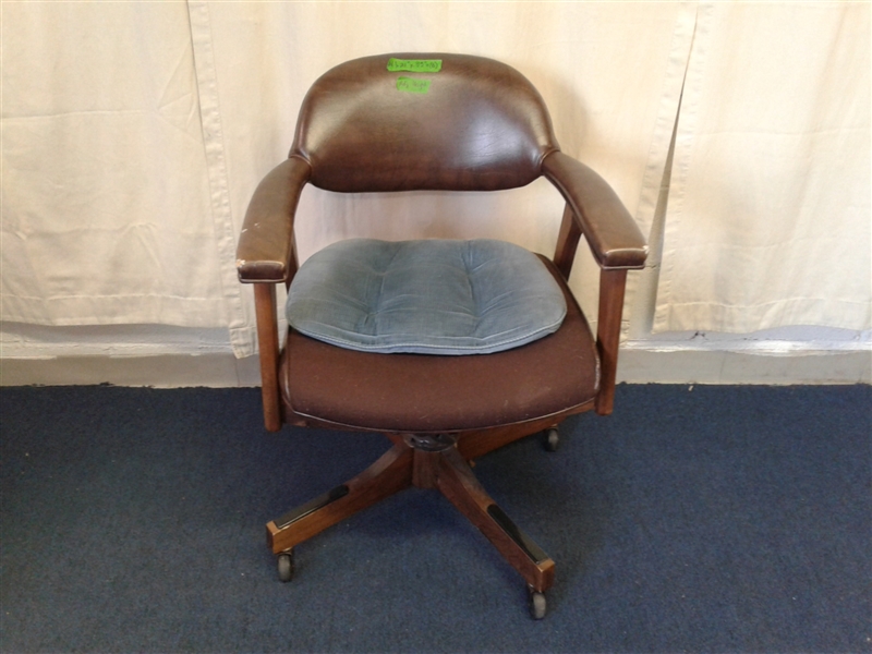Rolling Chair 