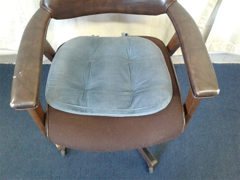 Rolling Chair 