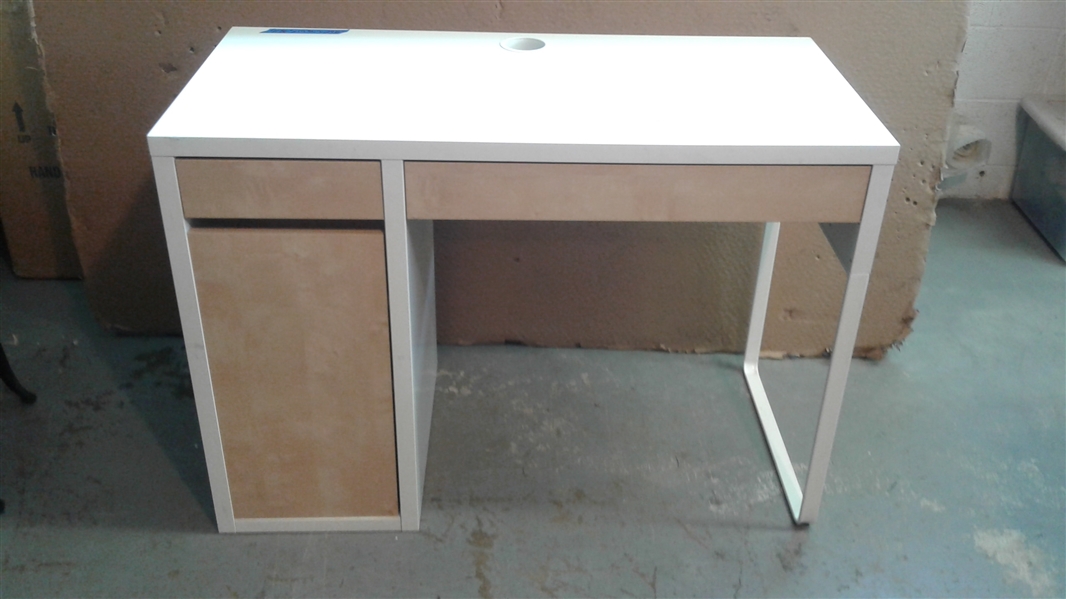 Simple Desk