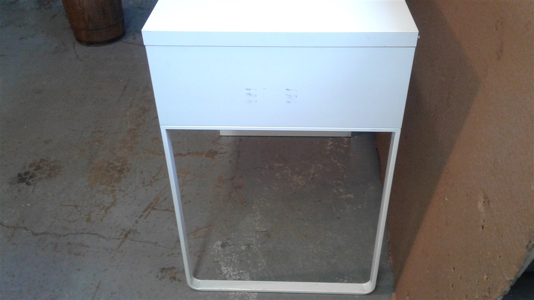 Simple Desk