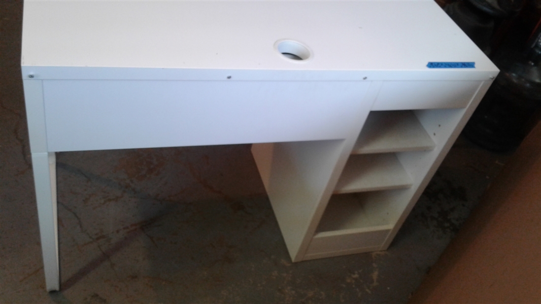 Simple Desk