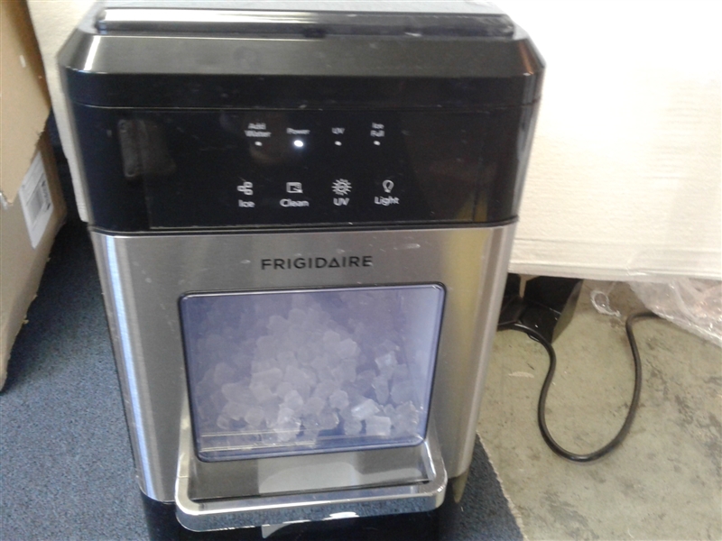 FRIGIDAIRE Countertop Crunchy Chewable Nugget Ice Maker, 44lbs per Day