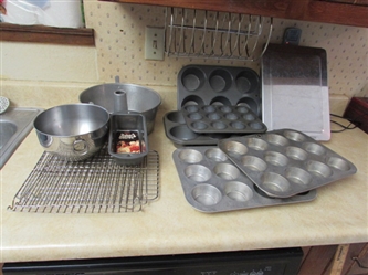 MUFFIN TINS, COOLING RACKS & MORE