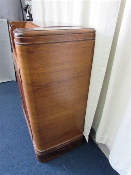 Vintage Philco Tube Radio Phonograph