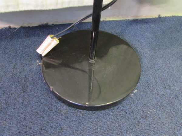 Combo Floor Lamp With Adjustable Reading Light