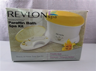 Revlon MoistureStay Paraffin Bath Spa Kit