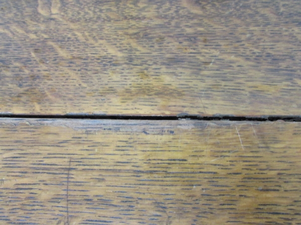 Antique Quarter-sawn Oak Table With Drawer