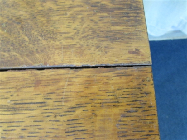 Antique Quarter-sawn Oak Table With Drawer