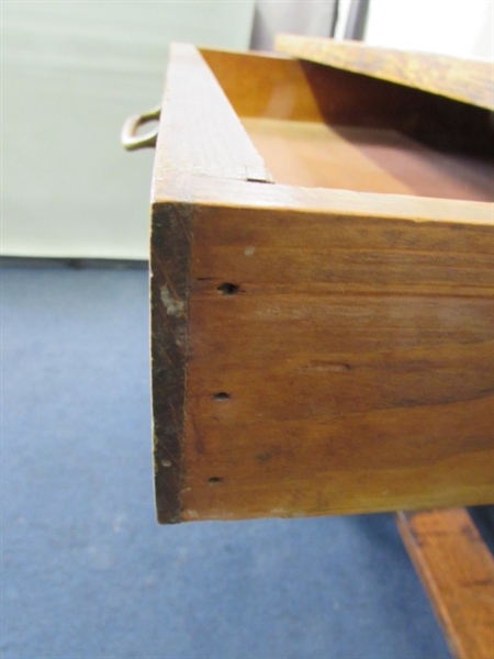 Antique Quarter-sawn Oak Table With Drawer