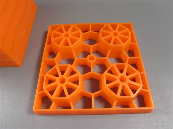LYNX LEVELING BLOCKS