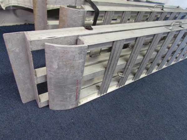 FOLDING ALUMINUM RAMPS