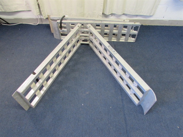 FOLDING ALUMINUM RAMPS