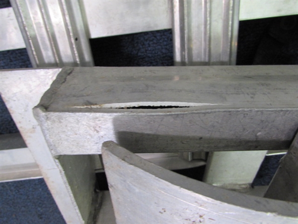 FOLDING ALUMINUM RAMPS
