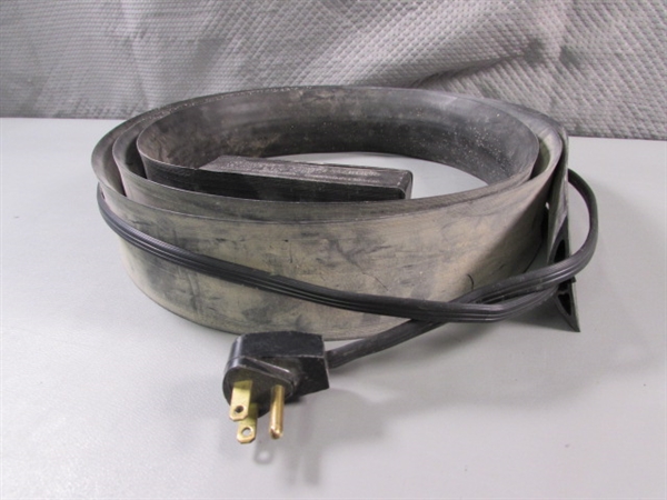 FLAT FLOOR EXTENSION CORD